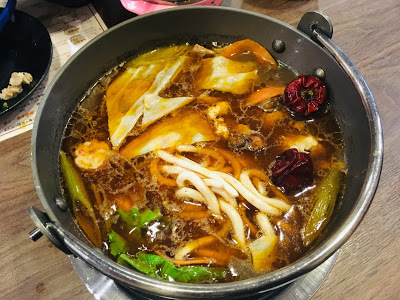 [新竹美食] 樂鍋居精緻鍋物｜養生龍骨鍋、南瓜起士牛奶鍋、招牌麻辣鍋、主廚嚴選海陸、霜降牛、松阪豬、羊五花、鮮嫩鱸魚、花枝漿、香滷鴨血、香滷豆腐