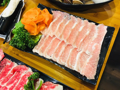 [新竹美食] 樂鍋居精緻鍋物｜養生龍骨鍋、南瓜起士牛奶鍋、招牌麻辣鍋、主廚嚴選海陸、霜降牛、松阪豬、羊五花、鮮嫩鱸魚、花枝漿、香滷鴨血、香滷豆腐