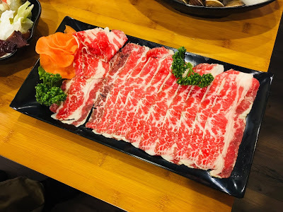 [新竹美食] 樂鍋居精緻鍋物｜養生龍骨鍋、南瓜起士牛奶鍋、招牌麻辣鍋、主廚嚴選海陸、霜降牛、松阪豬、羊五花、鮮嫩鱸魚、花枝漿、香滷鴨血、香滷豆腐