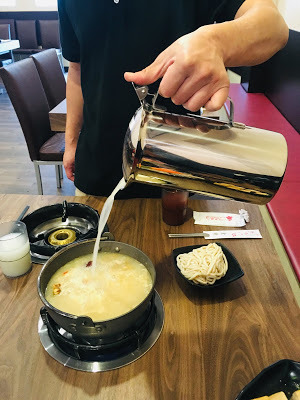 [新竹美食] 樂鍋居精緻鍋物｜養生龍骨鍋、南瓜起士牛奶鍋、招牌麻辣鍋、主廚嚴選海陸、霜降牛、松阪豬、羊五花、鮮嫩鱸魚、花枝漿、香滷鴨血、香滷豆腐
