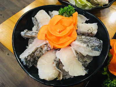 [新竹美食] 樂鍋居精緻鍋物｜養生龍骨鍋、南瓜起士牛奶鍋、招牌麻辣鍋、主廚嚴選海陸、霜降牛、松阪豬、羊五花、鮮嫩鱸魚、花枝漿、香滷鴨血、香滷豆腐