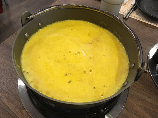 [新竹美食] 樂鍋居精緻鍋物｜養生龍骨鍋、南瓜起士牛奶鍋、招牌麻辣鍋、主廚嚴選海陸、霜降牛、松阪豬、羊五花、鮮嫩鱸魚、花枝漿、香滷鴨血、香滷豆腐