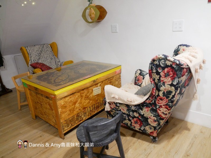 《新竹戚風蛋糕推薦》吉十咖啡廳。一吃就愛上的手工限量甜點x早午餐肉桂捲漢堡︱令人上癮的新竹美味下午茶！（影片）