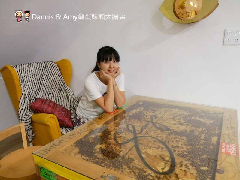 《新竹戚風蛋糕推薦》吉十咖啡廳。一吃就愛上的手工限量甜點x早午餐肉桂捲漢堡︱令人上癮的新竹美味下午茶！（影片）