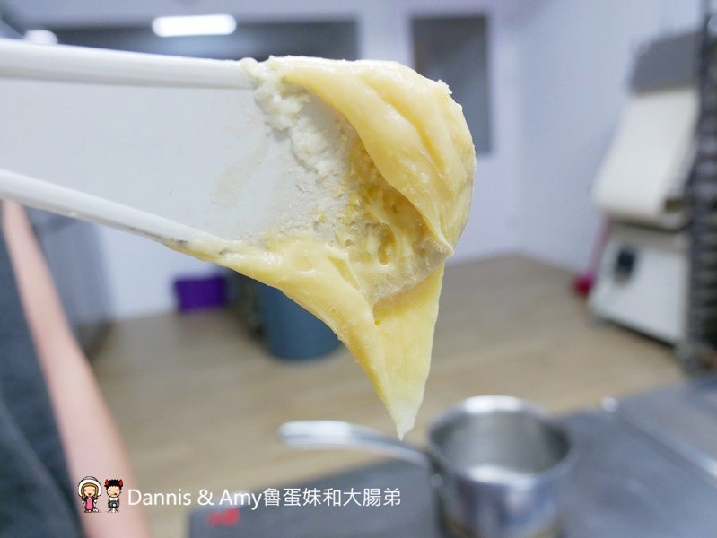 《新竹戚風蛋糕推薦》吉十咖啡廳。一吃就愛上的手工限量甜點x早午餐肉桂捲漢堡︱令人上癮的新竹美味下午茶！（影片）