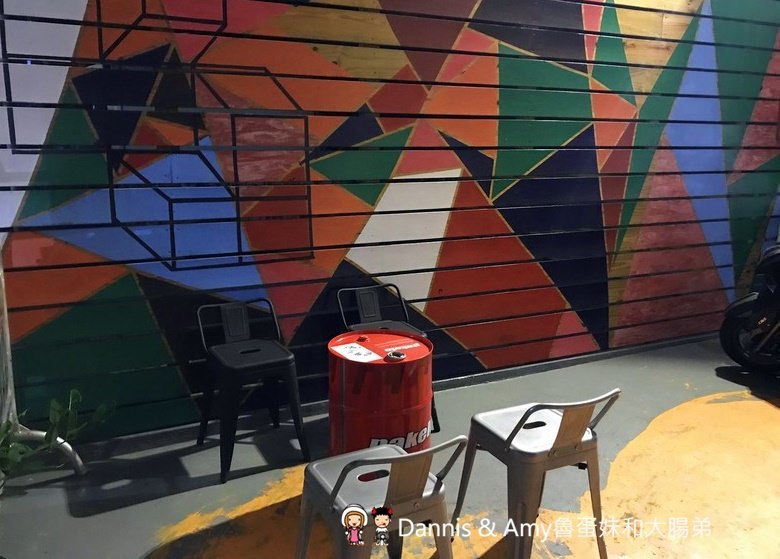 《新竹戚風蛋糕推薦》吉十咖啡廳。一吃就愛上的手工限量甜點x早午餐肉桂捲漢堡︱令人上癮的新竹美味下午茶！（影片）