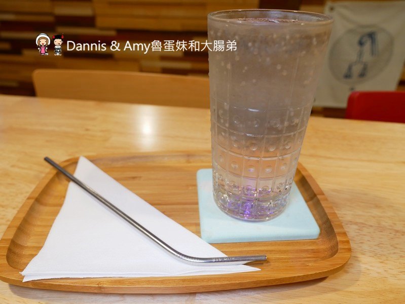 《新竹戚風蛋糕推薦》吉十咖啡廳。一吃就愛上的手工限量甜點x早午餐肉桂捲漢堡︱令人上癮的新竹美味下午茶！（影片）