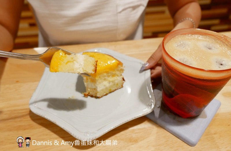 《新竹甜點推薦》吉十咖啡廳GODSPEED CAFÉ & BAKERY。低調卻超美味的手工甜點肉桂捲x早午餐x手沖咖啡飲料︱卡爾登飯店中華館旁（影片）