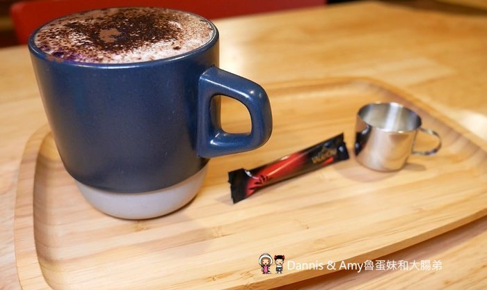 《新竹戚風蛋糕推薦》吉十咖啡廳。一吃就愛上的手工限量甜點x早午餐肉桂捲漢堡︱令人上癮的新竹美味下午茶！（影片）