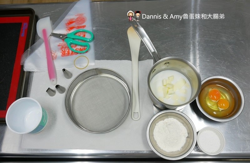 《新竹戚風蛋糕推薦》吉十咖啡廳。一吃就愛上的手工限量甜點x早午餐肉桂捲漢堡︱令人上癮的新竹美味下午茶！（影片）