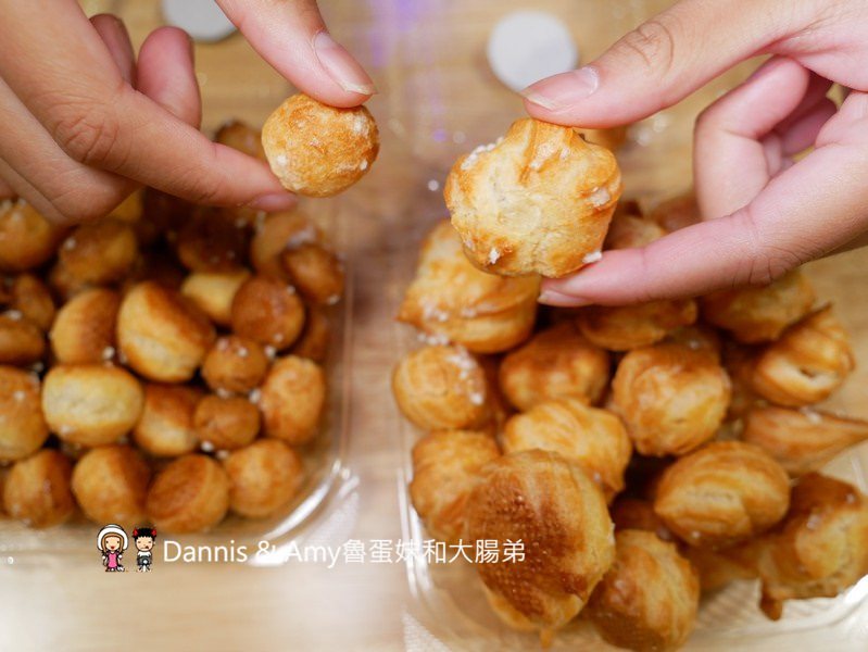 《新竹戚風蛋糕推薦》吉十咖啡廳。一吃就愛上的手工限量甜點x早午餐肉桂捲漢堡︱令人上癮的新竹美味下午茶！（影片）