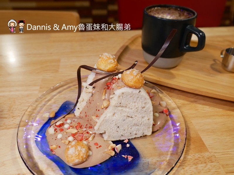 《新竹戚風蛋糕推薦》吉十咖啡廳。一吃就愛上的手工限量甜點x早午餐肉桂捲漢堡︱令人上癮的新竹美味下午茶！（影片）