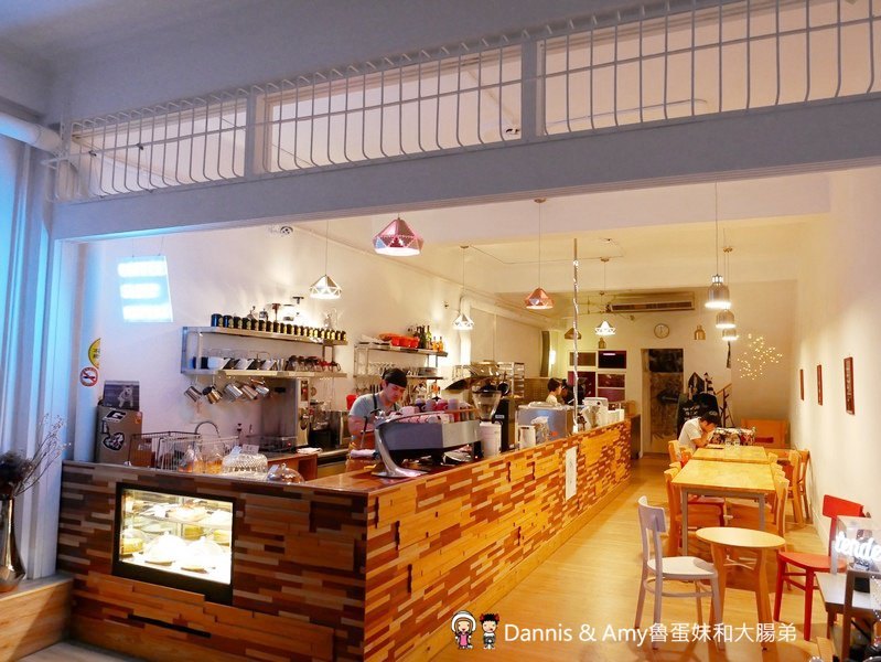 《新竹甜點推薦》吉十咖啡廳GODSPEED CAFÉ & BAKERY。低調卻超美味的手工甜點肉桂捲x早午餐x手沖咖啡飲料︱卡爾登飯店中華館旁（影片）