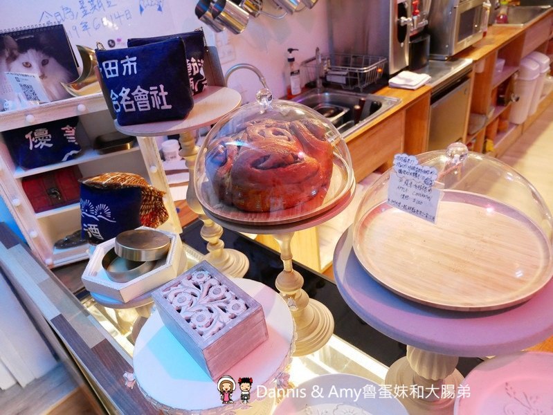 《新竹戚風蛋糕推薦》吉十咖啡廳。一吃就愛上的手工限量甜點x早午餐肉桂捲漢堡︱令人上癮的新竹美味下午茶！（影片）
