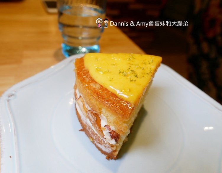 《新竹甜點推薦》吉十咖啡廳GODSPEED CAFÉ & BAKERY。低調卻超美味的手工甜點肉桂捲x早午餐x手沖咖啡飲料︱卡爾登飯店中華館旁（影片）