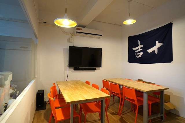 [食記] 新竹。吉十咖啡 肉桂捲 甜點 專業烘焙教室GODSPEED CAFÉ & BAKERY。文青咖啡店+專業烘焙教室!點飲料只要再加49元就有超值早餐!下午茶聚餐推薦!