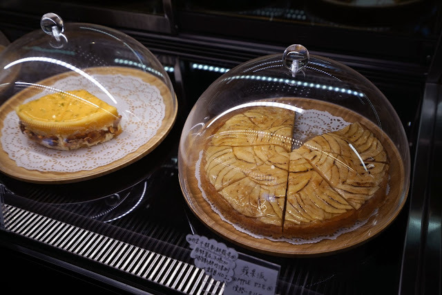 [食記] 新竹。吉十咖啡 肉桂捲 甜點 專業烘焙教室GODSPEED CAFÉ & BAKERY。文青咖啡店+專業烘焙教室!點飲料只要再加49元就有超值早餐!下午茶聚餐推薦!