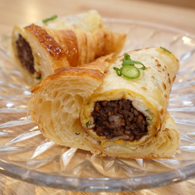 [食記] 新竹。吉十咖啡 肉桂捲 甜點 專業烘焙教室GODSPEED CAFÉ & BAKERY。文青咖啡店+專業烘焙教室!點飲料只要再加49元就有超值早餐!下午茶聚餐推薦!