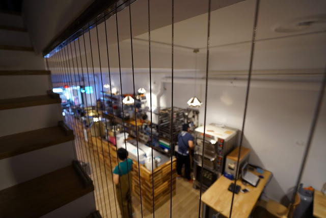 [食記] 新竹。吉十咖啡 肉桂捲 甜點 專業烘焙教室GODSPEED CAFÉ & BAKERY。文青咖啡店+專業烘焙教室!點飲料只要再加49元就有超值早餐!下午茶聚餐推薦!