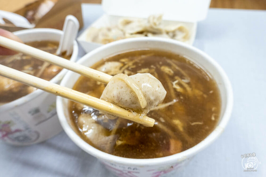 台中市西區台北太祖魷魚羹 | 台中向上市場排隊美食推薦，料好實在銅板美食就選它～