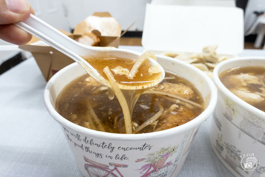 台中市西區台北太祖魷魚羹 | 台中向上市場排隊美食推薦，料好實在銅板美食就選它～