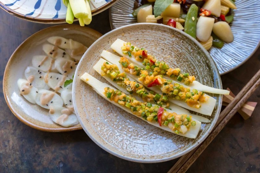 [南投埔里]日耕農產用無毒農法栽培筊白筍，魚筊共生的美人腿生吃等級的脆甜口感很可以,產地現採宅配到府 - 老莫 Say透透