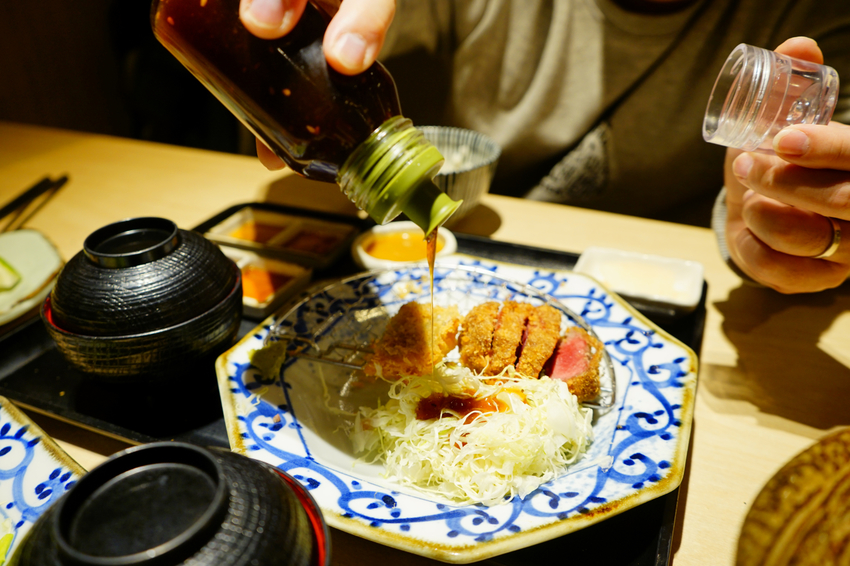 美食｜台北 京都勝牛(台北京站店) 日本炸牛排名店 台北車站美食、京站美食推薦！