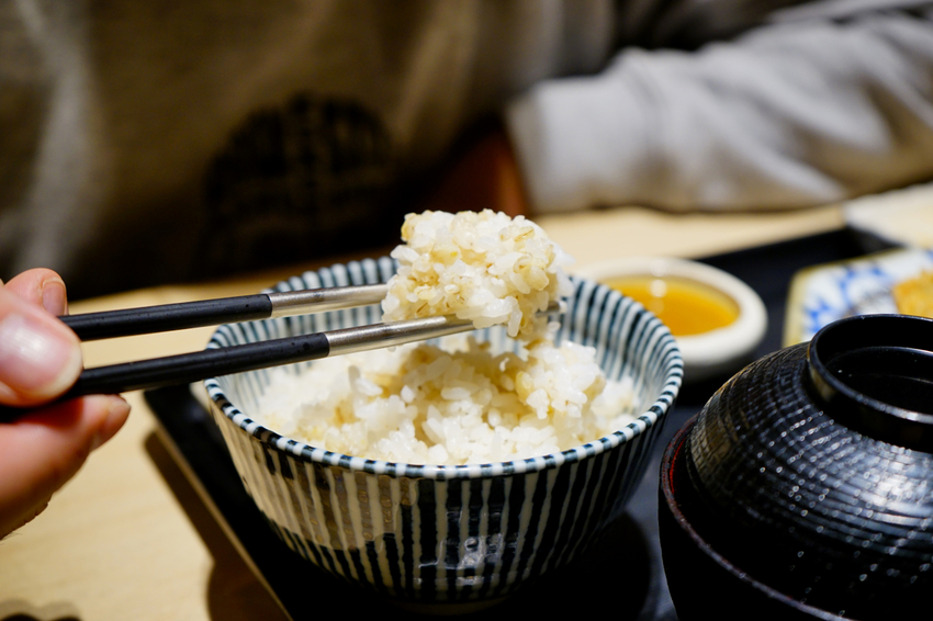 美食｜台北 京都勝牛(台北京站店) 日本炸牛排名店 台北車站美食、京站美食推薦！