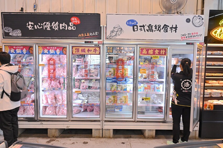 台中市北屯區台中最夯海鮮批發超市 假日海鮮市集巨無霸烤龍蝦必吃/阿布潘水產