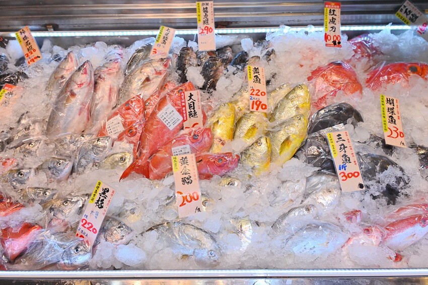 台中市北屯區台中最夯海鮮批發超市 假日海鮮市集巨無霸烤龍蝦必吃/阿布潘水產