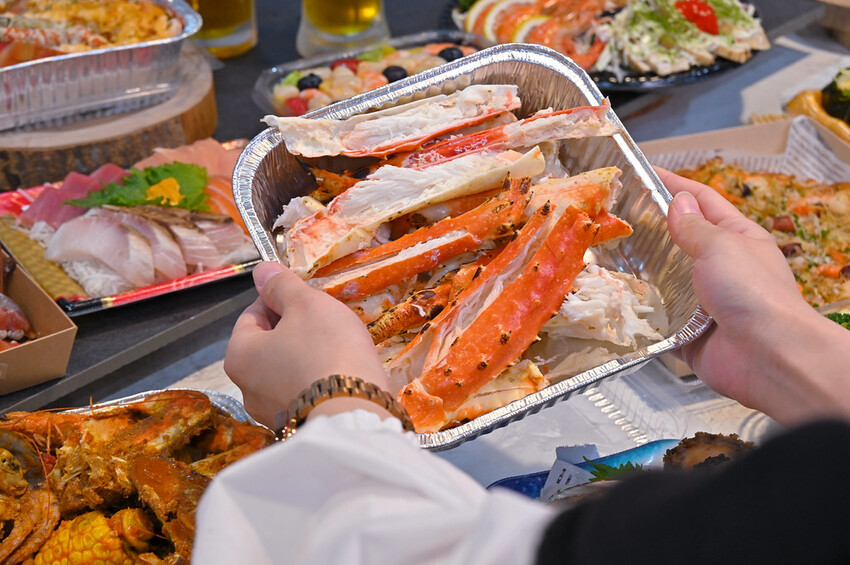 台中市北屯區台中最夯海鮮批發超市 假日海鮮市集巨無霸烤龍蝦必吃/阿布潘水產