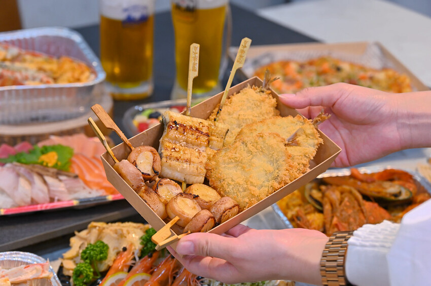 台中市北屯區台中最夯海鮮批發超市 假日海鮮市集巨無霸烤龍蝦必吃/阿布潘水產