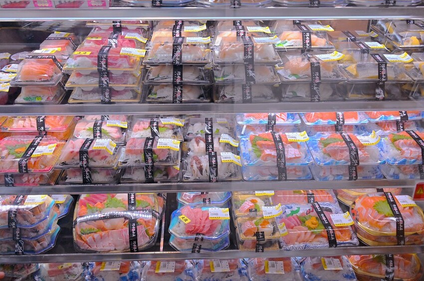 台中市北屯區台中最夯海鮮批發超市 假日海鮮市集巨無霸烤龍蝦必吃/阿布潘水產