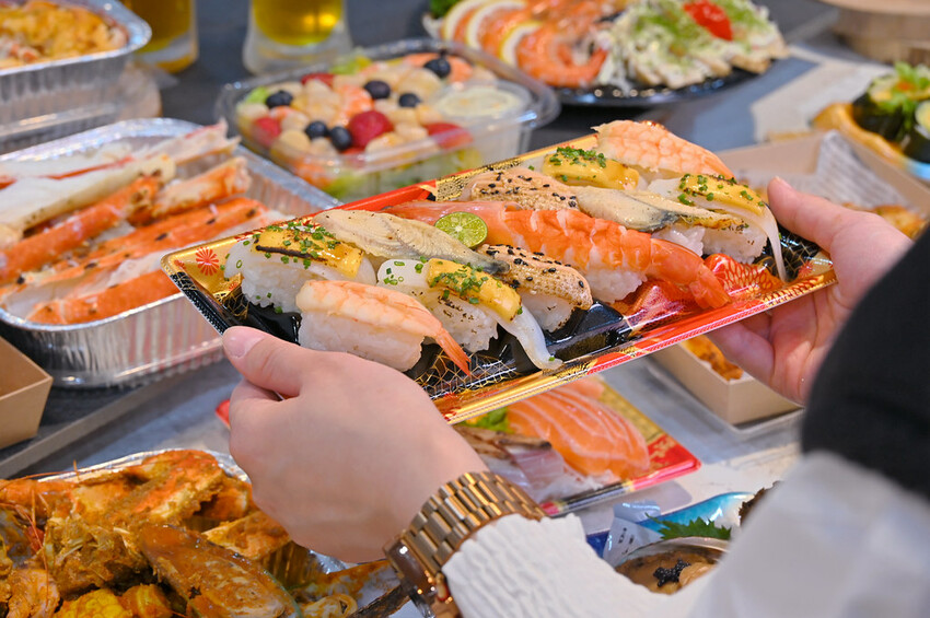 台中市北屯區台中最夯海鮮批發超市 假日海鮮市集巨無霸烤龍蝦必吃/阿布潘水產