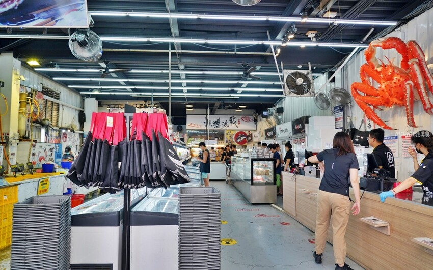 【台中】 阿布潘水產｜就是要霸氣吃蟹，最多秋蟹海鮮市場！超多活體海鮮，美味螃蟹料理，一次滿足老饕味蕾