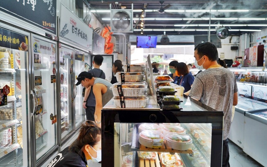 【台中】 阿布潘水產｜就是要霸氣吃蟹，最多秋蟹海鮮市場！超多活體海鮮，美味螃蟹料理，一次滿足老饕味蕾