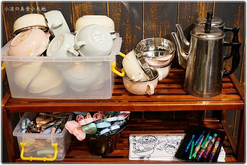 台中平價火鍋║舞月天阿信在台中黎明商圈開平價小火鍋？！黎明商圈高CP值小火鍋，近11種湯底任你選，平日午餐第二鍋再打7折！(文內粉絲優惠)