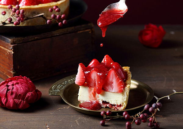 台中草莓乳酪塔推薦！水母吃乳酪草莓季駕到，浪漫草莓乳酪塔酸甜濃郁，期間限定熱賣中