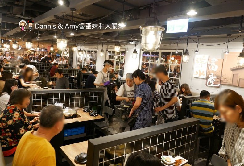 《新竹巨城7樓美食》祥富水產沙茶火鍋超市-巨城店。想吃什麼自己拿海鮮肉品青菜通通有︱平價高檔食材選擇多(影片) 《新竹巨城7樓美食》祥富水產沙茶火鍋超市-巨城店。想吃什麼自己拿海鮮肉品青菜通通有︱平價高檔食材選擇多(影片)