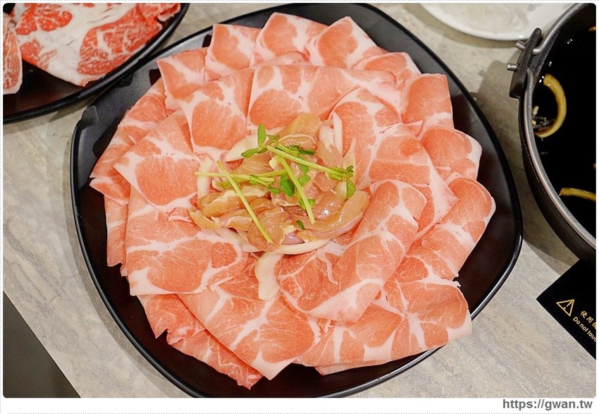 拾鑶火鍋來大里囉!平日午餐188起,飲料無限暢飲、明治冰淇淋吃免驚!!