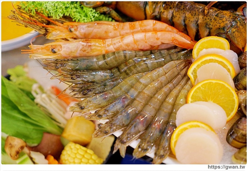 拾鑶火鍋來大里囉!平日午餐188起,飲料無限暢飲、明治冰淇淋吃免驚!!