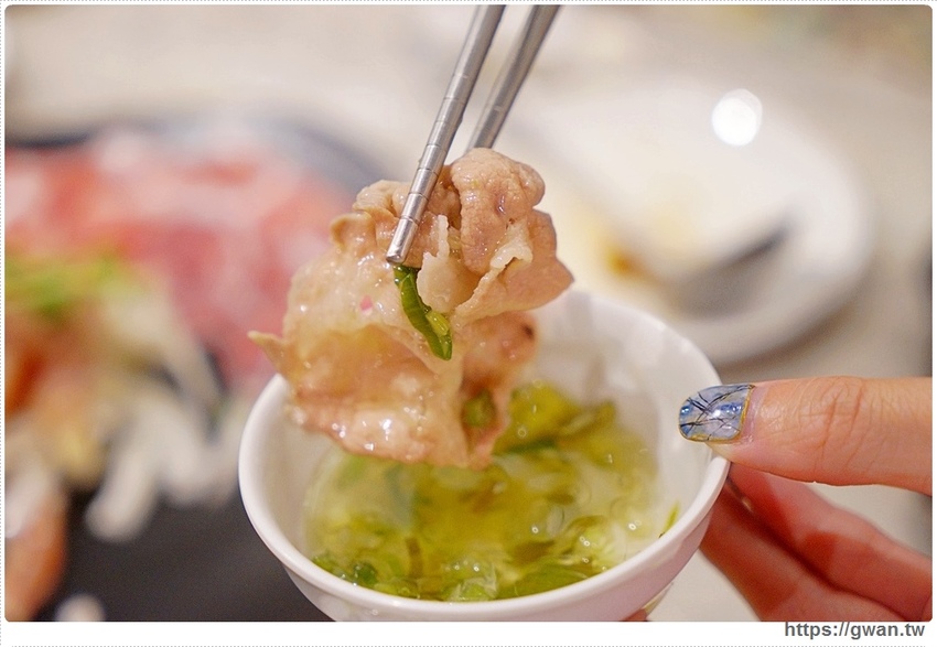 拾鑶火鍋來大里囉!平日午餐188起,飲料無限暢飲、明治冰淇淋吃免驚!!