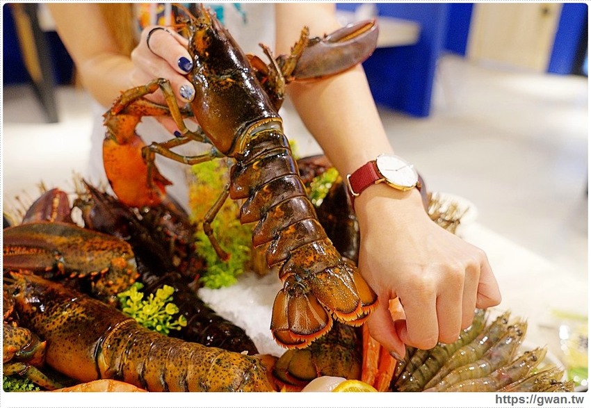 拾鑶火鍋來大里囉!平日午餐188起,飲料無限暢飲、明治冰淇淋吃免驚!!