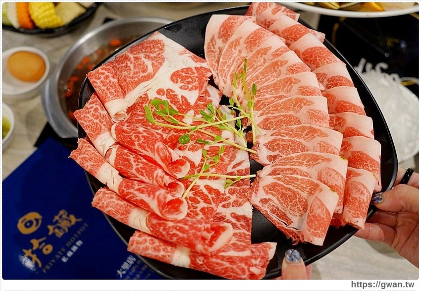 拾鑶火鍋來大里囉!平日午餐188起,飲料無限暢飲、明治冰淇淋吃免驚!!