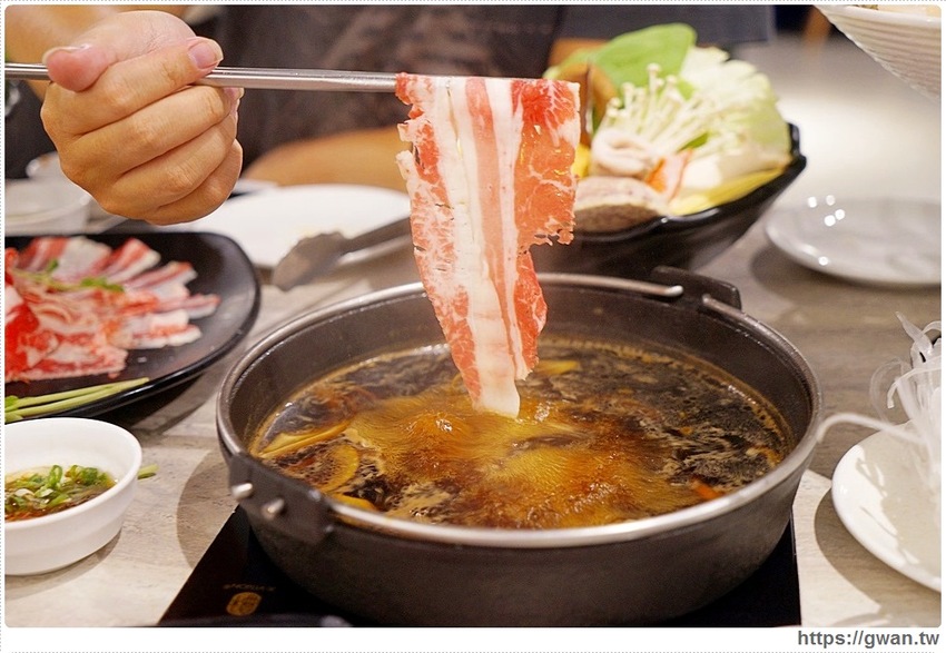 拾鑶火鍋來大里囉!平日午餐188起,飲料無限暢飲、明治冰淇淋吃免驚!!