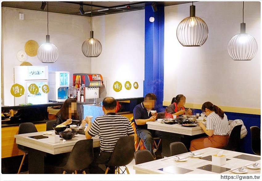 拾鑶火鍋來大里囉!平日午餐188起,飲料無限暢飲、明治冰淇淋吃免驚!!