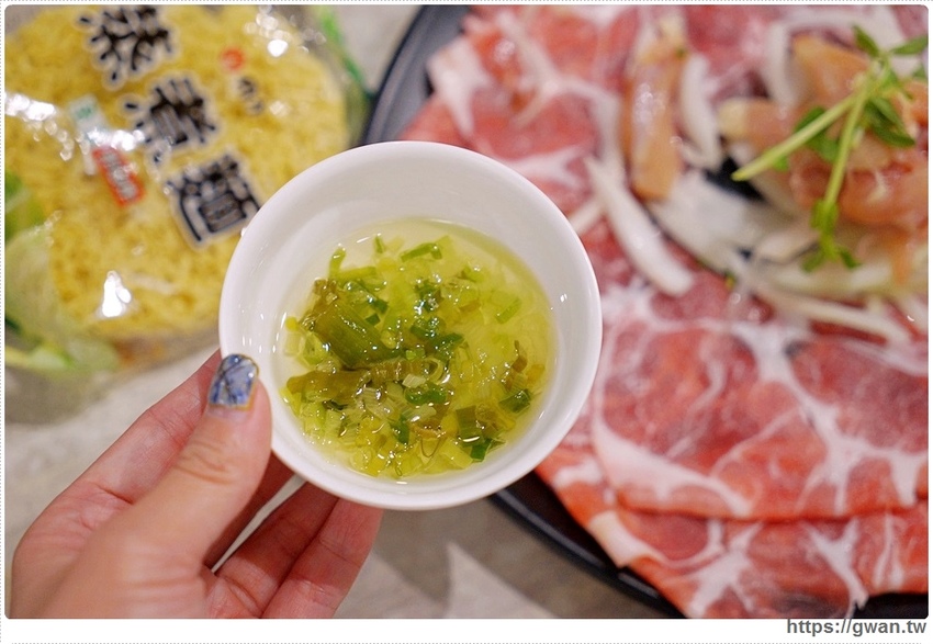 拾鑶火鍋來大里囉!平日午餐188起,飲料無限暢飲、明治冰淇淋吃免驚!!