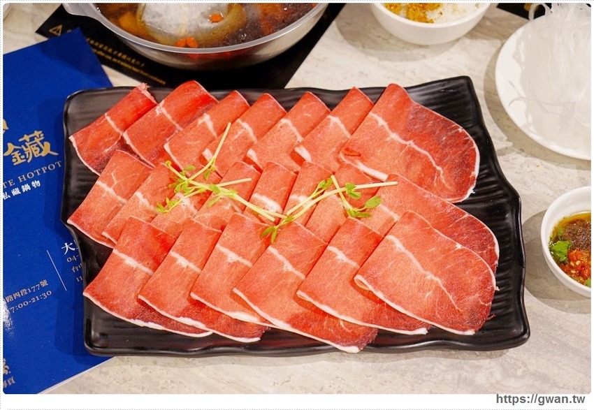 拾鑶火鍋來大里囉!平日午餐188起,飲料無限暢飲、明治冰淇淋吃免驚!!