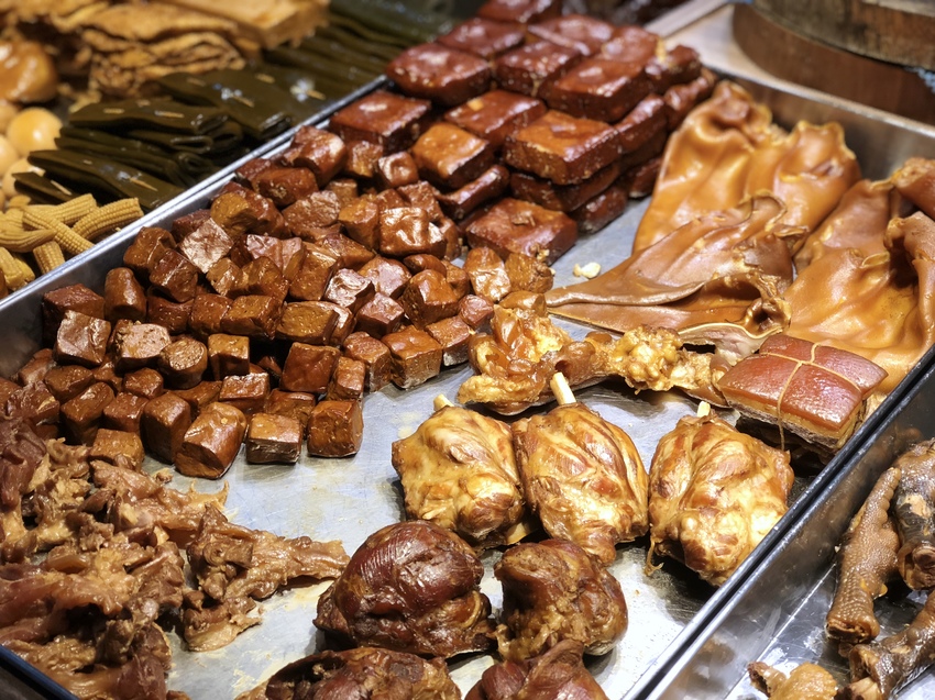 [新北永和] 葉來香滷味智光黃昏市場古早味必吃滷味 / 各種食材均入味好吃