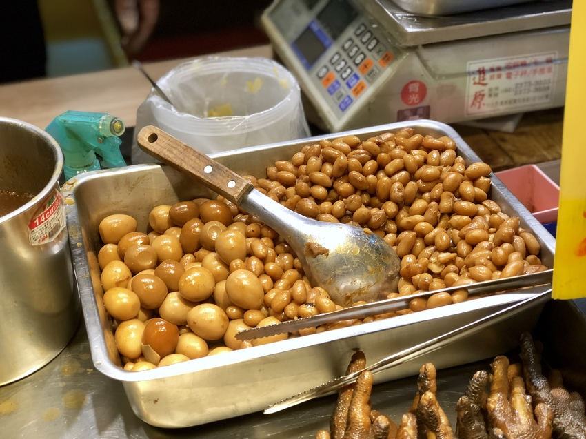 [新北永和] 葉來香滷味智光黃昏市場古早味必吃滷味 / 各種食材均入味好吃